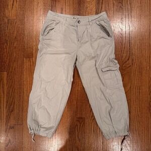 Vintage y2k GH Bass Heritage Women's Mid-Rise Cargo Capri Pants size 6 Beige